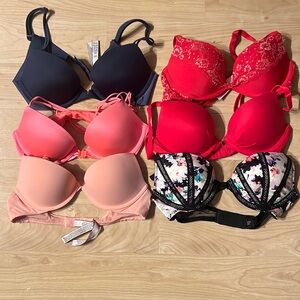 6 Victorias Secret Push up Bras